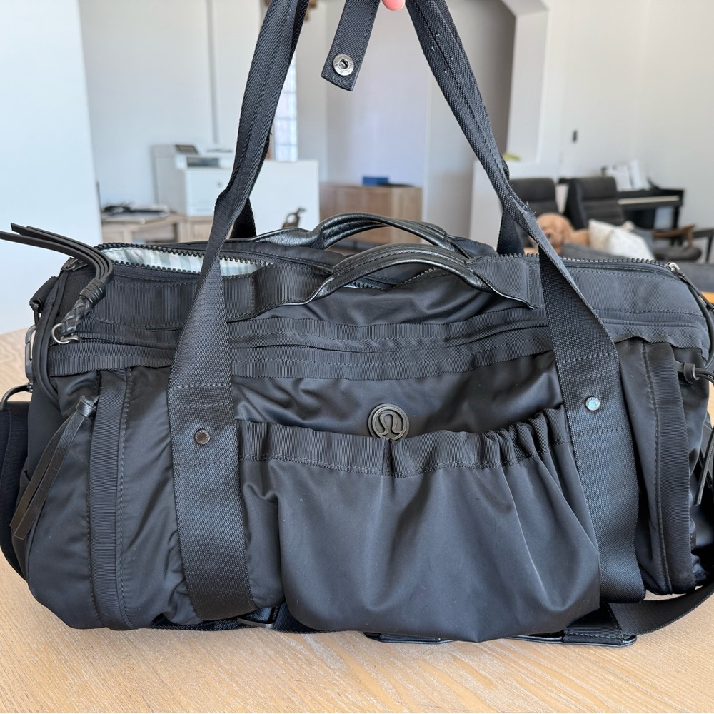 Lululemon duffel, good condition